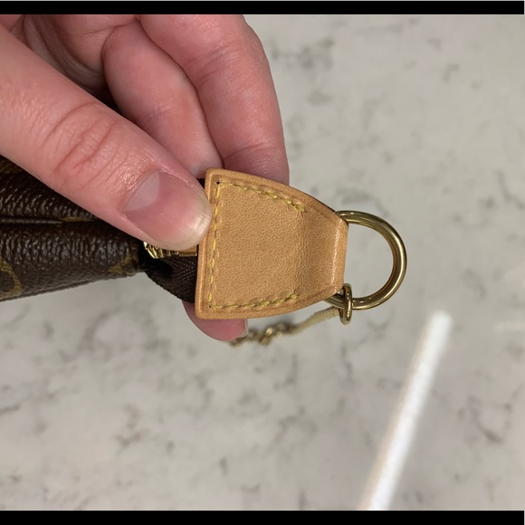 *SOLD* Louis Vuitton Mini Pochette Accessoires - Picture 4 of 10